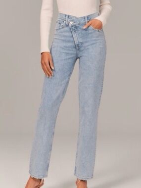 Abercrombie 90’s Straight Ultra High Rise Curve Love Jeans